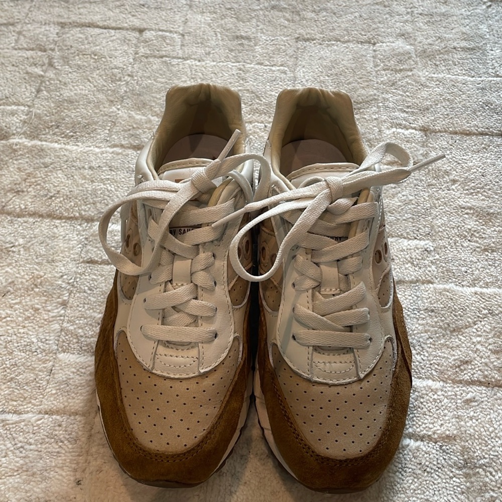 Saucony tennis shoes size 4.5